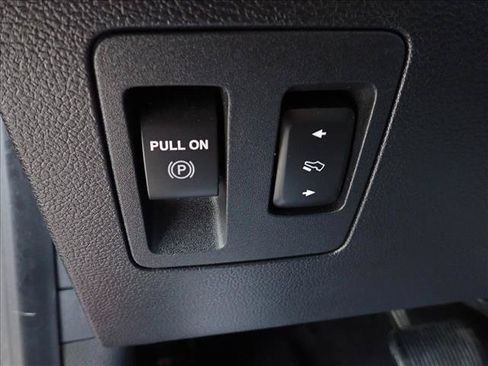 Used 2018 Ford F150 XLT w/ Equipment Group 302A Luxury AWD/4WD image 17