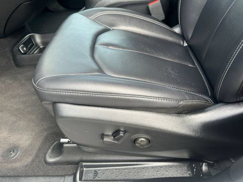 Used 2025 Chrysler Pacifica Select FWD image 23