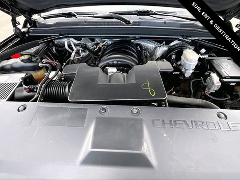 Used 2015 Chevrolet Suburban LTZ image 9