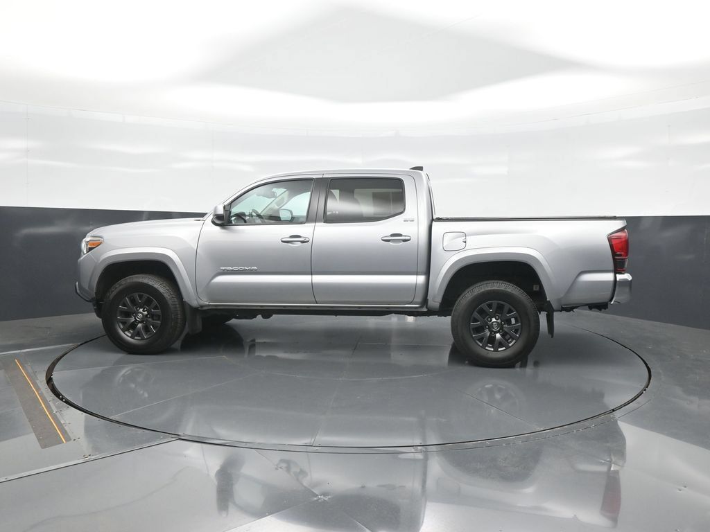 Certified 2020 Toyota Tacoma SR5 AWD/4WD image 4