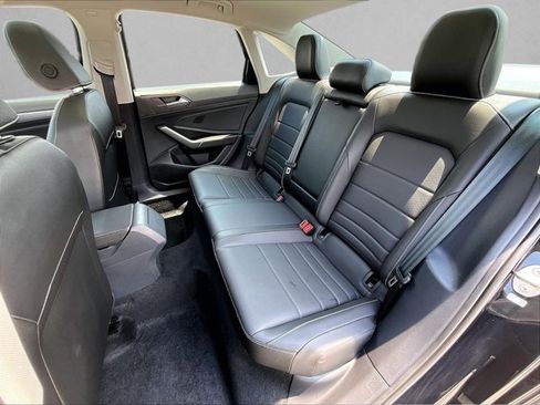 Used 2023 Volkswagen Jetta SE w/ Panoramic Sunroof Package FWD image 28