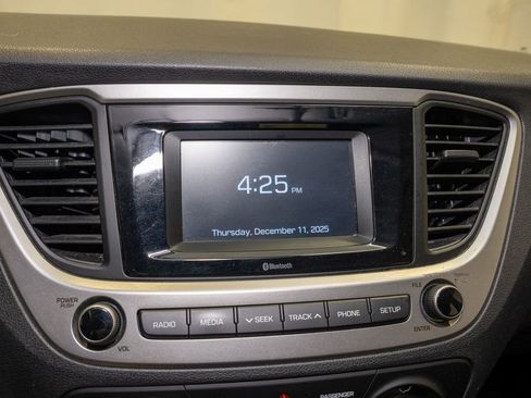 Used 2019 Hyundai Accent SE image 11