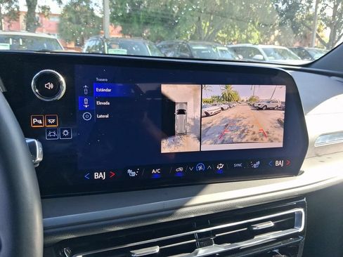 Used 2024 Chevrolet Traverse LS FWD image 25