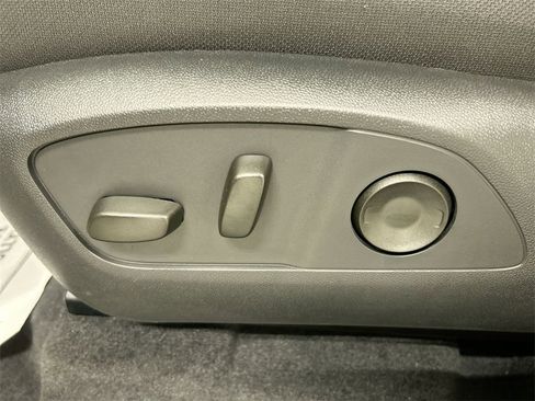 Used 2025 GMC Acadia Elevation image 10