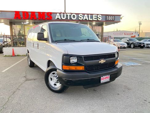 Used 2016 Chevrolet Express 2500 image 1