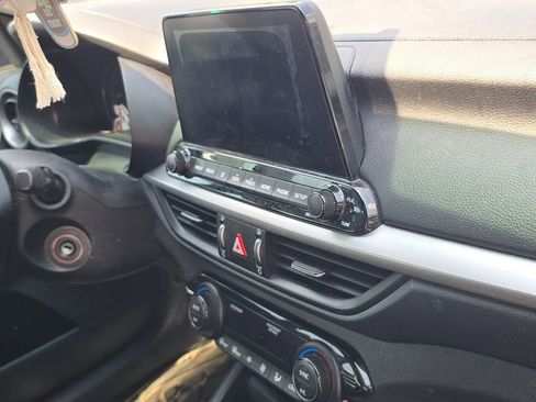 Used 2019 Kia Forte LXS FWD image 8