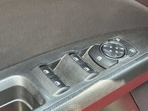 Used 2020 Ford Fusion SE FWD image 18