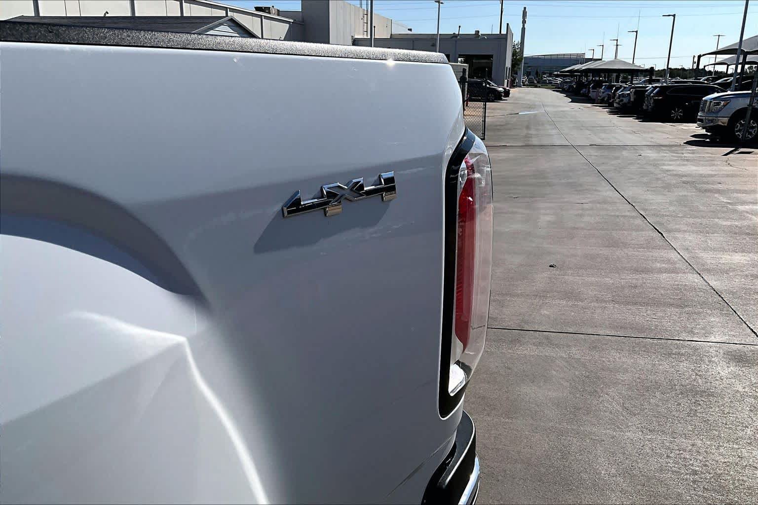 Used 2017 GMC Canyon SLT w/ Trailering Package AWD/4WD image 32