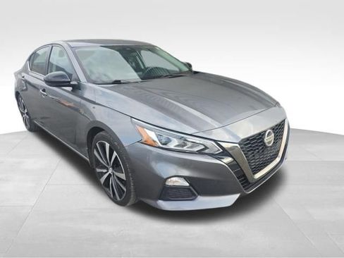 Used 2020 Nissan Altima 2.5 SR w/ Premium Package image 8