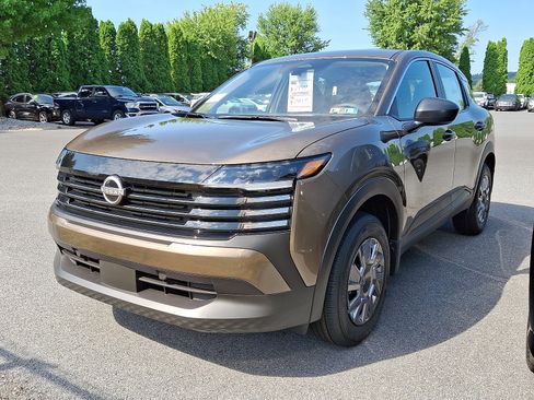 New 2026 Nissan Kicks S FWD image 3