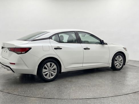Used 2025 Nissan Sentra S FWD image 9