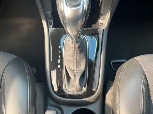 Used 2020 Buick Encore Preferred AWD/4WD image 29