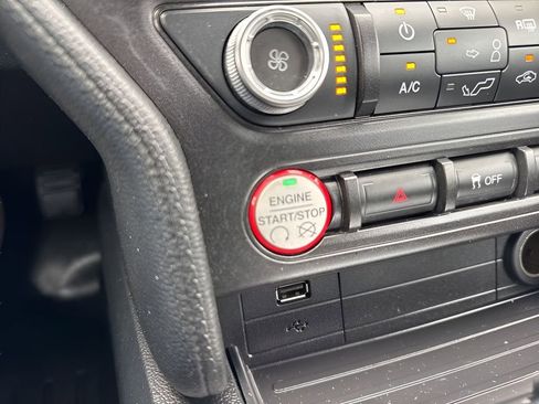 Used 2015 Ford Mustang Coupe image 18