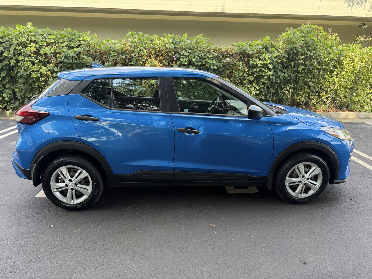 Used 2024 Nissan Kicks S FWD image 4