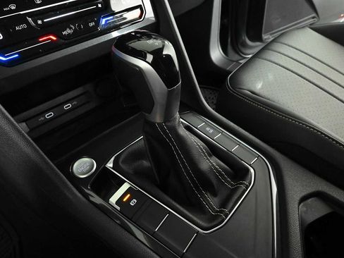 Certified 2023 Volkswagen Tiguan SE FWD image 27