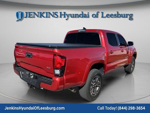 Used 2019 Toyota Tacoma TRD Sport image 7