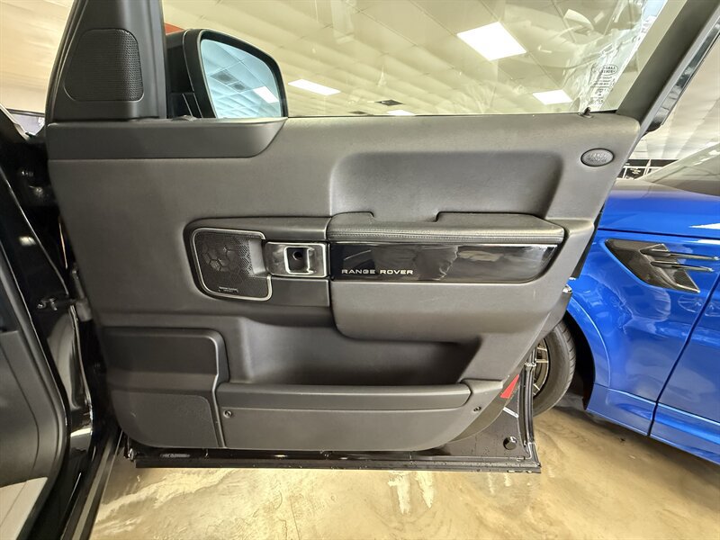 Used 2012 Land Rover Range Rover HSE AWD/4WD image 20