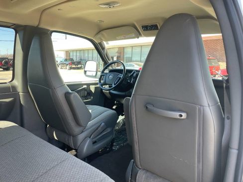 Used 2023 GMC Savana 3500 LS w/ Chrome Appearance Package image 28