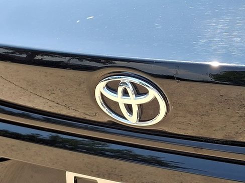 Used 2025 Toyota Corolla LE FWD image 29