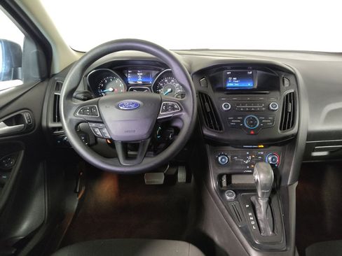 Used 2017 Ford Focus SE FWD image 22
