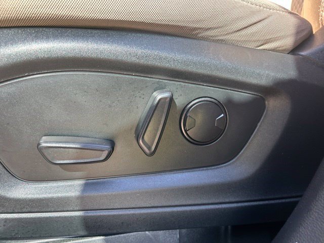 Used 2023 Ford Explorer XLT AWD/4WD image 14