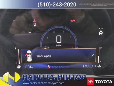 Used 2025 Chevrolet Trax LT w/ LT Convenience Package image 31