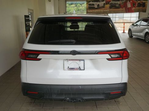 Used 2025 Toyota Grand Highlander FWD image 14