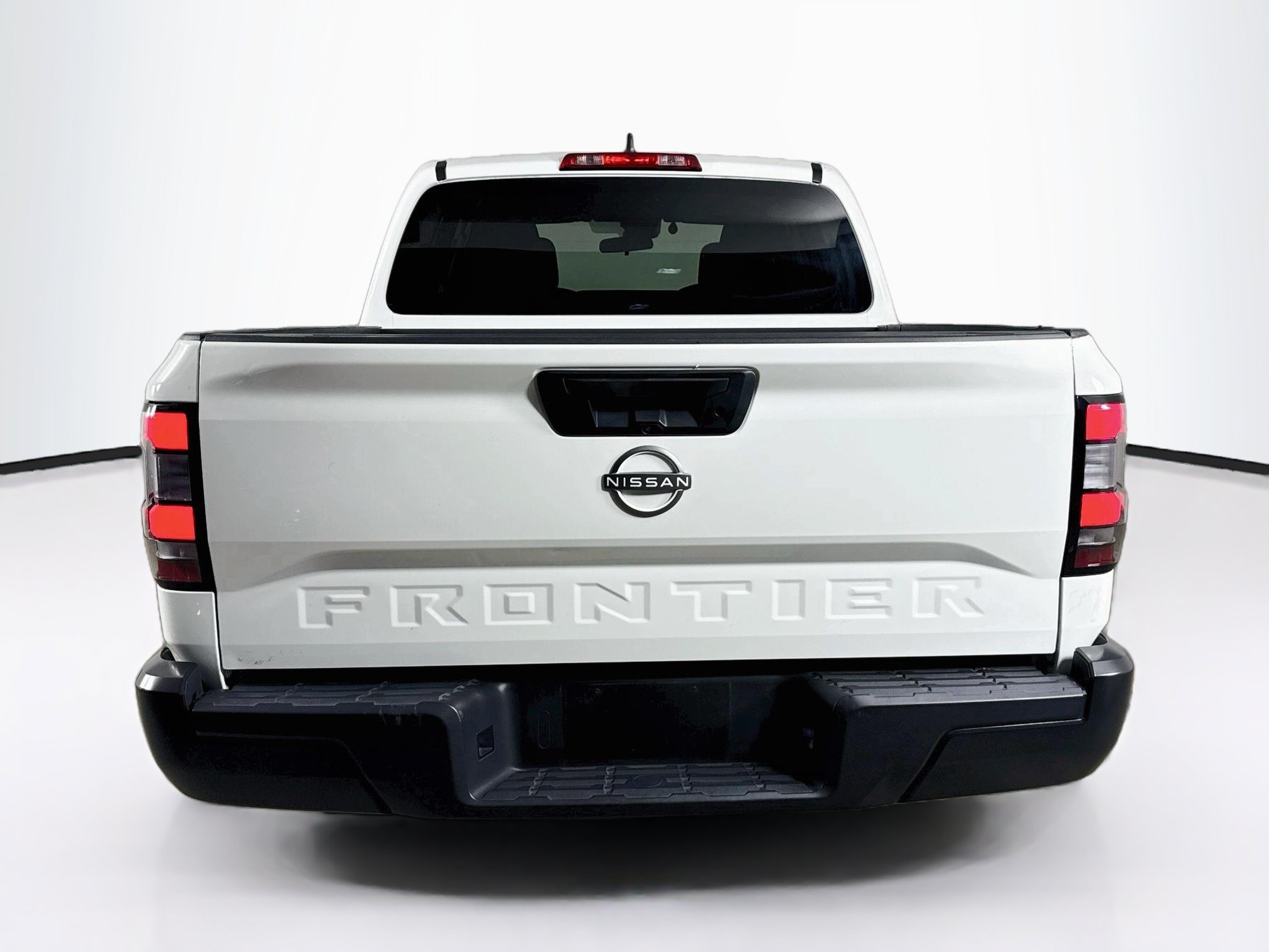 Used 2024 Nissan Frontier S RWD image 29