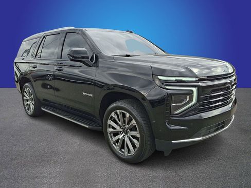 Used 2025 Chevrolet Tahoe LS image 3