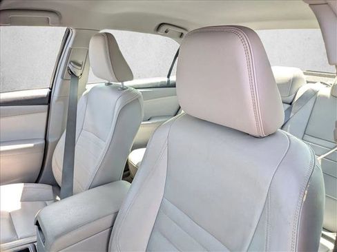 Used 2017 Toyota Camry XLE w/ Convenience Package FWD image 10