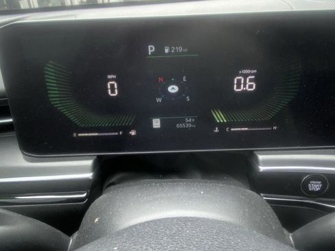 Used 2025 Kia K5 GT-Line w/ GT-Line Premium Package FWD image 8