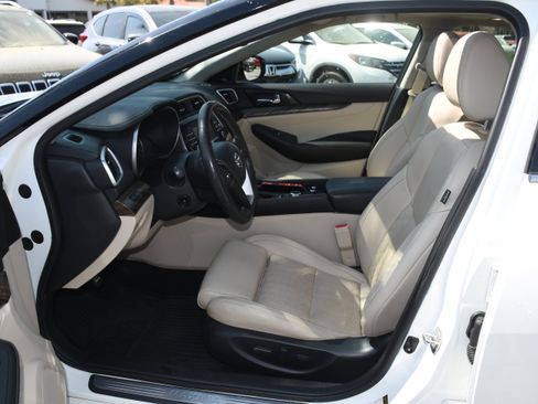 Used 2018 Nissan Maxima Platinum image 8