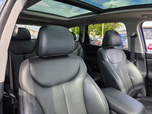 Used 2020 Hyundai Santa Fe Limited image 11