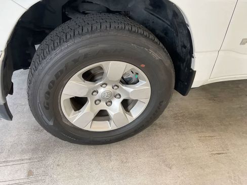 Used 2020 RAM 1500 Big Horn image 12