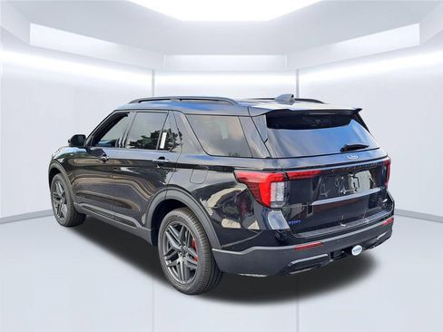 New 2026 Ford Explorer ST-Line w/ ST-Line Street Pack AWD/4WD image 5
