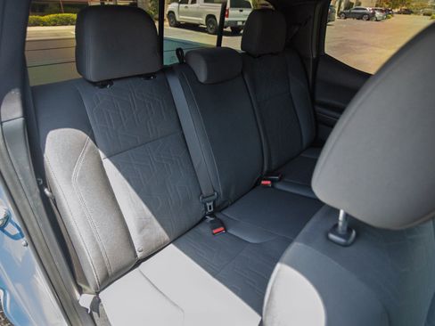 Used 2019 Toyota Tacoma TRD Off-Road w/ Technology Package AWD/4WD image 17