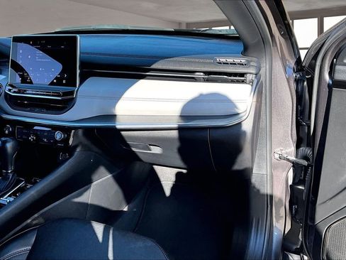 Used 2023 Jeep Compass Limited image 26