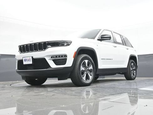 Used 2023 Jeep Grand Cherokee 4WD 4xe image 57