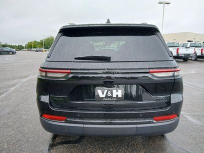 New 2025 Jeep Grand Cherokee Limited w/ Black Appearance Package