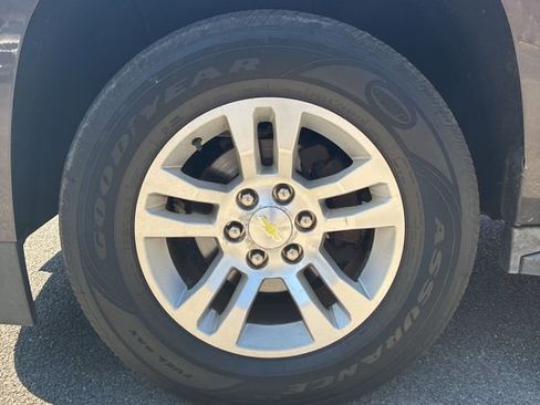 Used 2016 Chevrolet Tahoe LS w/ Enhanced Driver Alert Package image 18