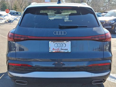 Used 2025 Audi Q5 Premium w/ Convenience Package image 5