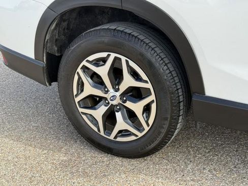 Used 2020 Subaru Forester Premium image 11