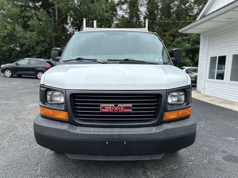 Used 2010 GMC Savana 2500 RWD image 3