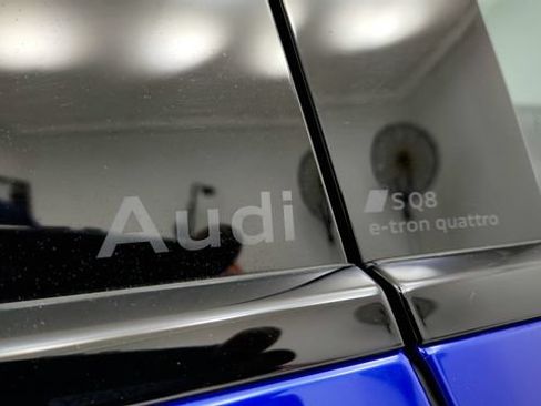 Used 2024 Audi Q8 e-tron Premium Plus AWD/4WD image 35