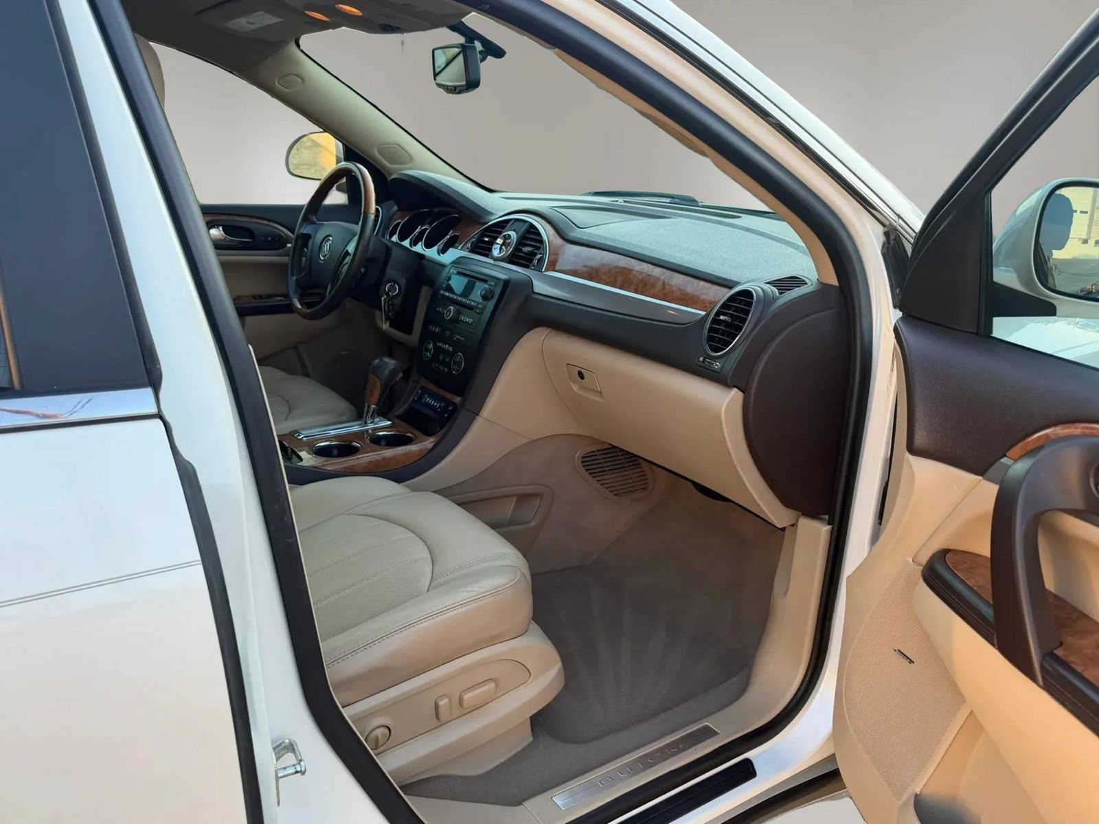 Used 2011 Buick Enclave CXL w/ Trailering Provision Package FWD image 21