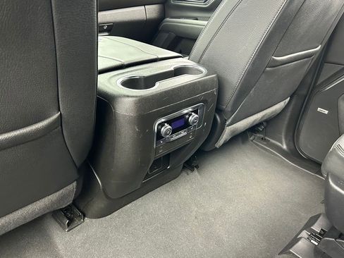 Used 2025 GMC Yukon Denali AWD/4WD image 43