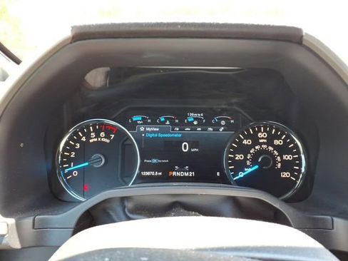 Used 2016 Ford F150 Lariat w/ Equipment Group 502A Luxury AWD/4WD image 18