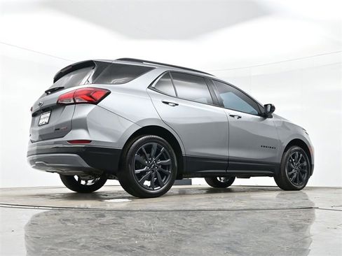 Used 2023 Chevrolet Equinox RS image 32