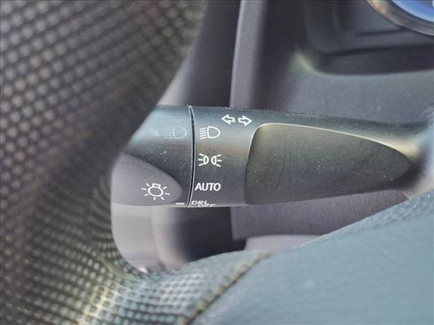 Used 2018 Toyota Corolla LE FWD image 15