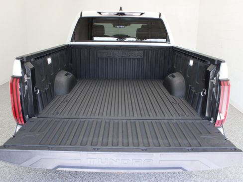 Used 2024 Toyota Tundra Limited AWD/4WD image 9